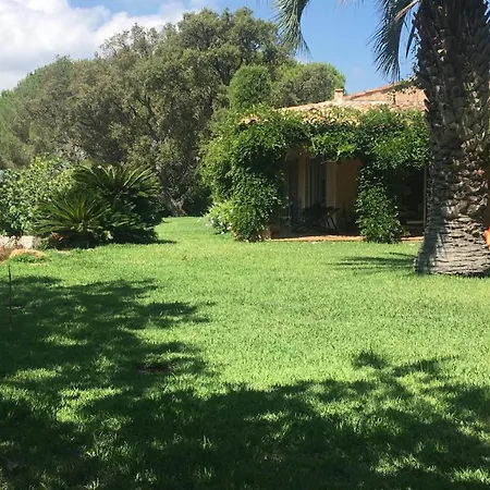 Les Rossignols Bed & Breakfast *